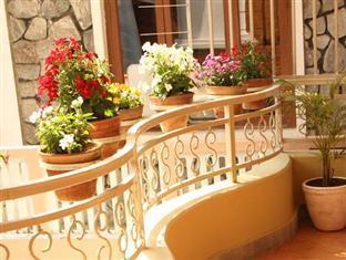 Hotel Half Moon Покхара Екстер'єр фото
